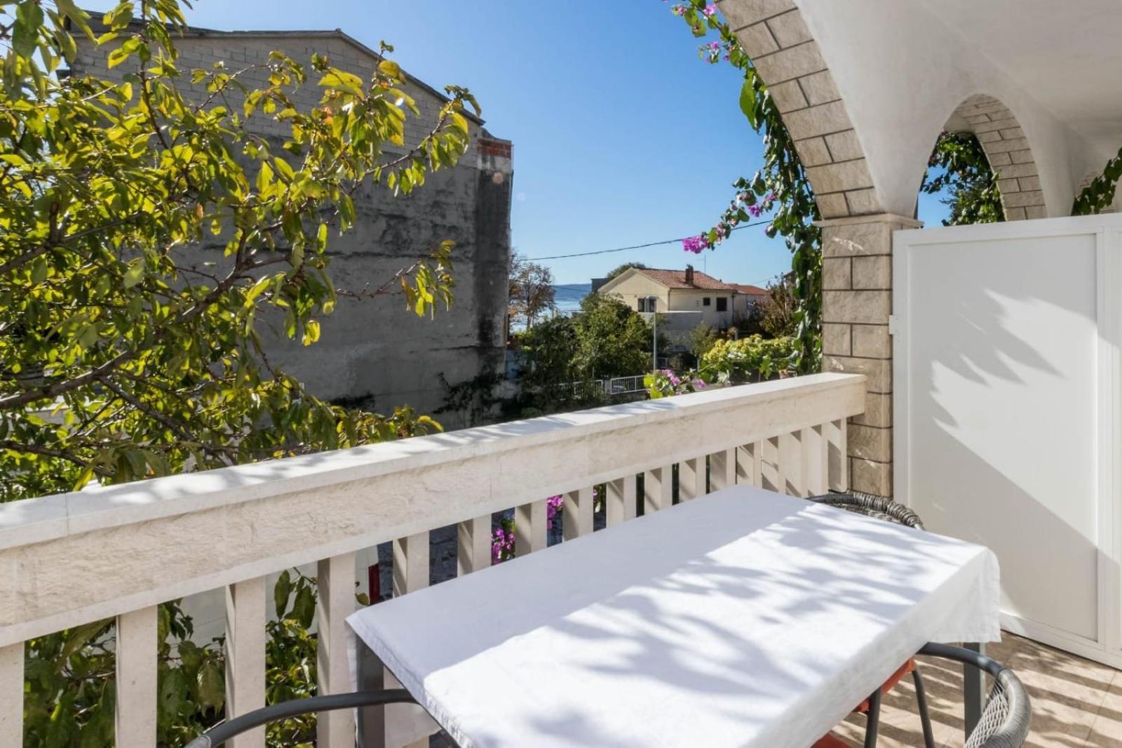 Apartments Dino Kastela Luaran gambar