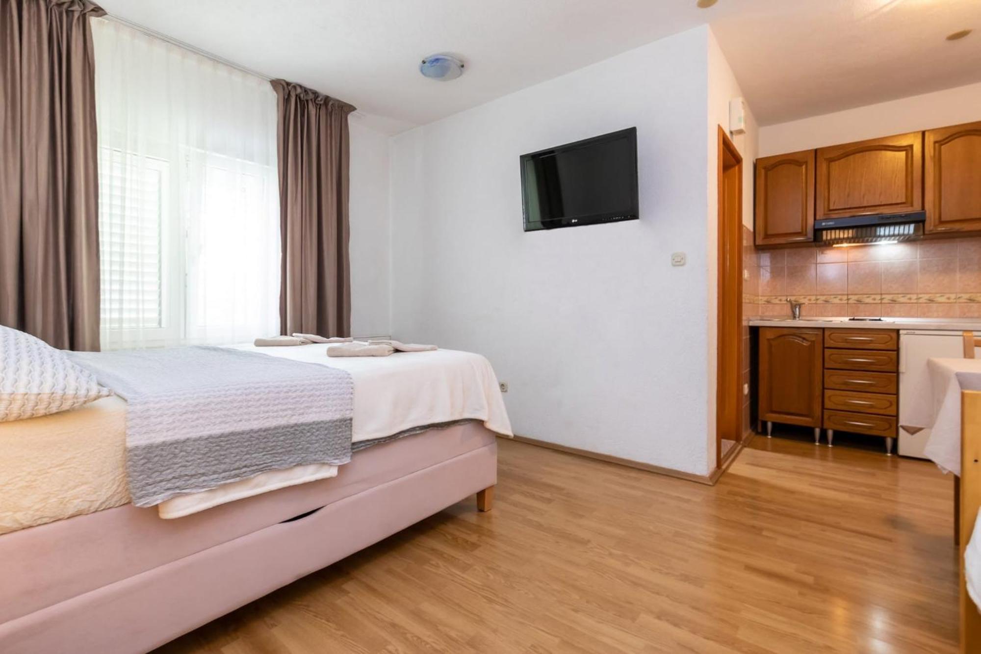 Apartments Dino Kastela Luaran gambar