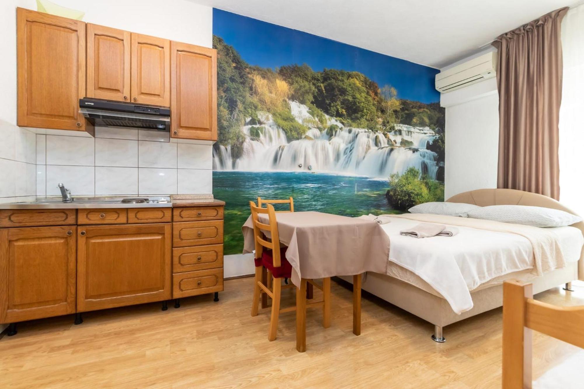 Apartments Dino Kastela Luaran gambar