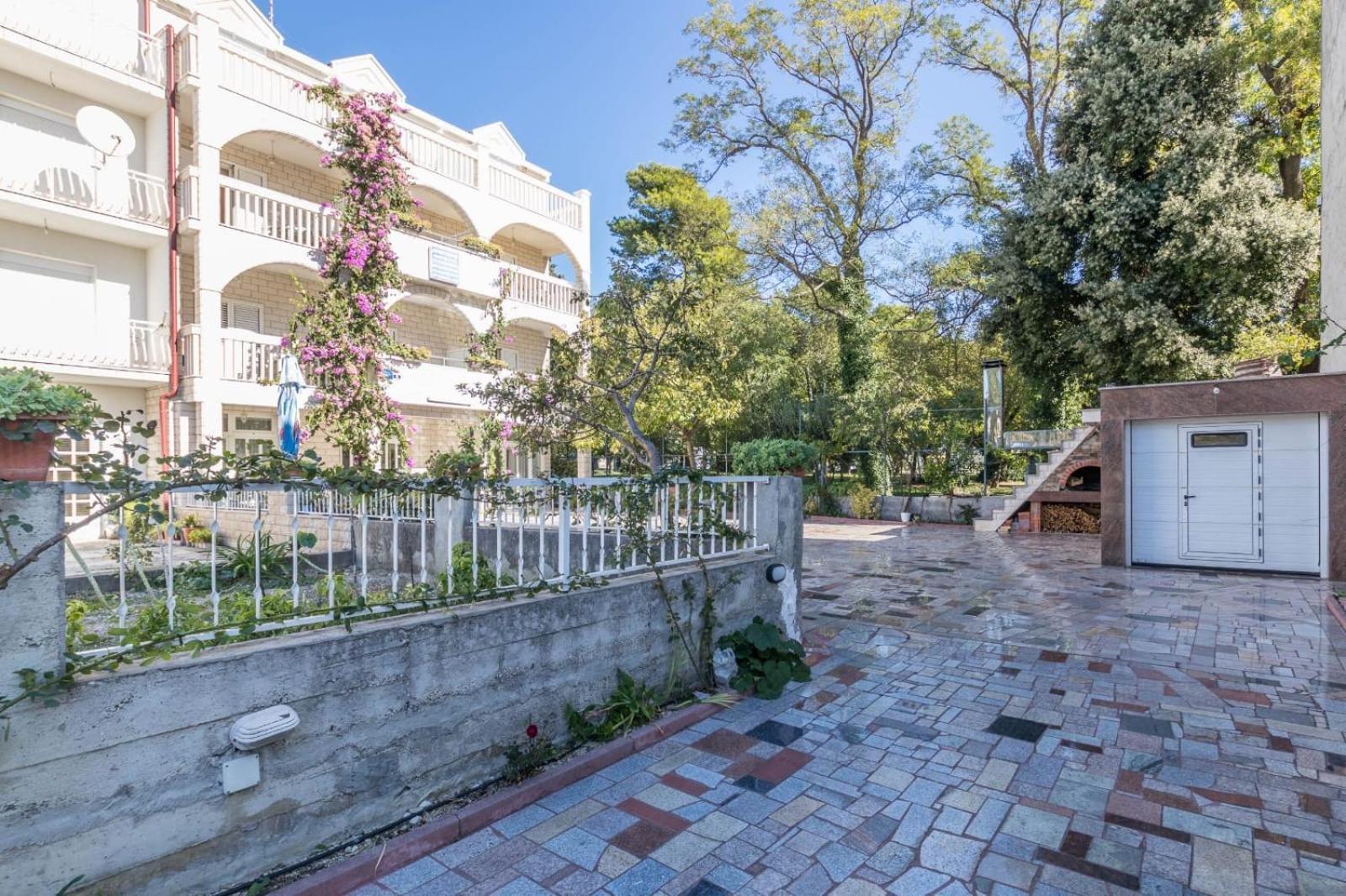 Apartments Dino Kastela Luaran gambar